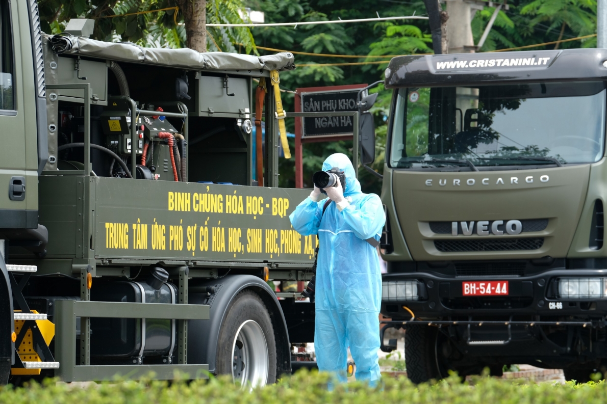 Dấn thân trong cuộc chiến chống dịch Covid-19