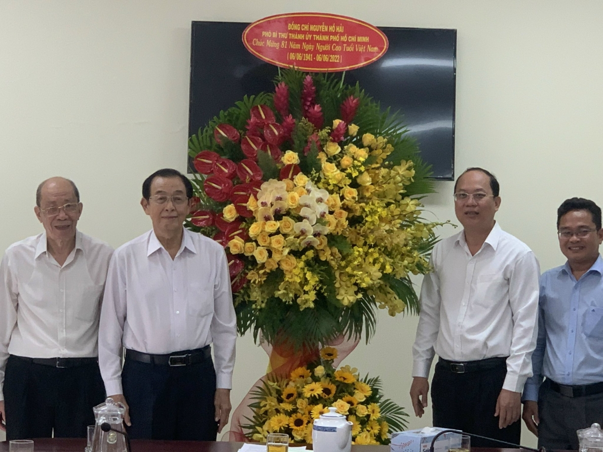 Phó Bí thư Thành ủy TP. Hồ Chí Minh Nguyễn Hồ Hải  chúc mừng Ban Đại diện Hội NCT thành phố