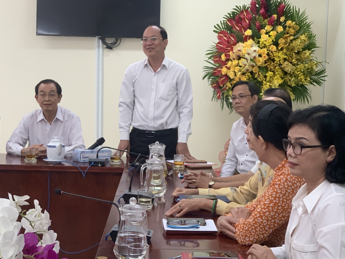 Phó Bí thư Thành ủy TP. Hồ Chí Minh Nguyễn Hồ Hải  chúc mừng Ban Đại diện Hội NCT thành phố