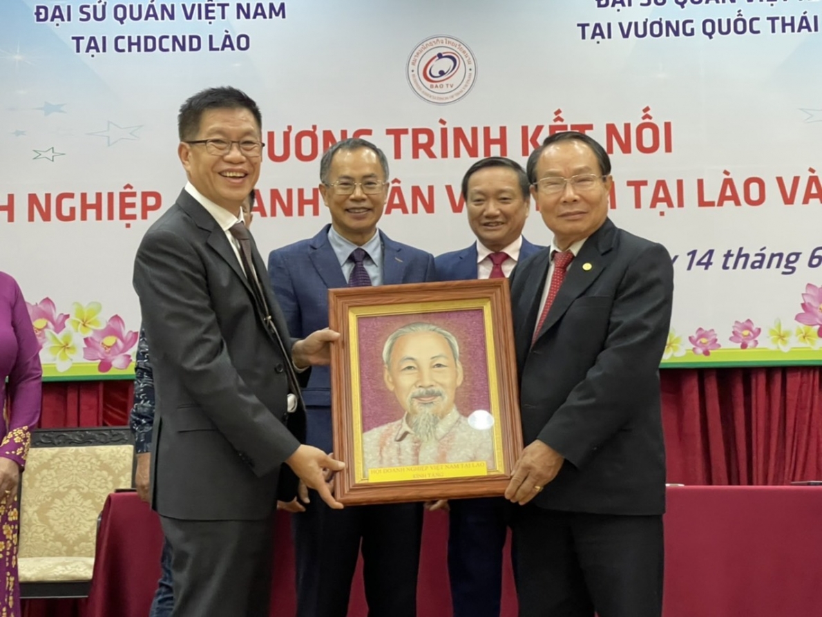 Doanh nhân Thái – Lào thắt chặt quan hệ, thắm tình kiều bào