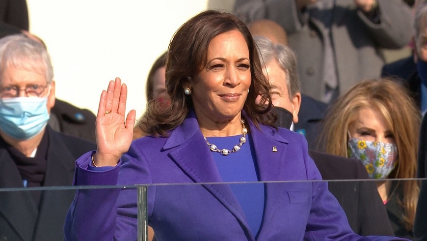 Nữ Phó Tổng thống Kamala Harris tuyên thệ nhậm chức lúc 11 giờ 40 phút.