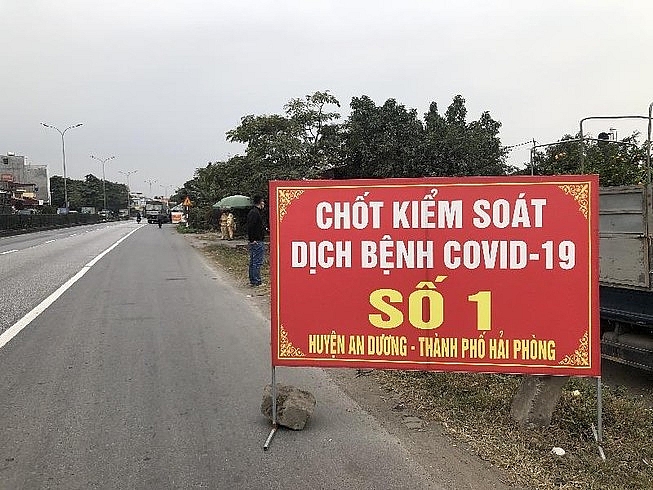 Sau khi xuất hiện ca dương tính COVID-19 và một số trường hợp đi Hải Dương không khai báo y tế, khai báo không trung thực, Hải Phòng chỉ đạo siết chặt kiểm soát tại cửa ngõ quốc lộ 5