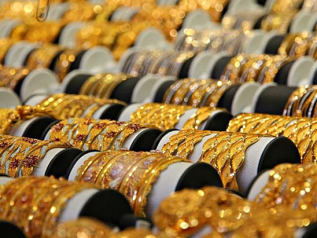 Giá vàng vọt tăng, SJC tiến sát mốc 57 triệu đồng/lượng sáng 3/11