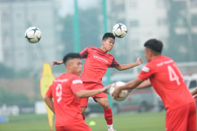 HLV Park Hang Seo yêu cầu U22 Việt Nam thiện chiến trong bóng bổng - 3 HLV Park Hang Seo yêu cầu U22 Việt Nam thiện chiến trong bóng bổng - 3