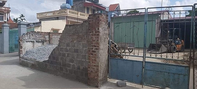 Thái Bình: Tường bao nhà dân đổ sập, đè chết nữ sinh lớp 6