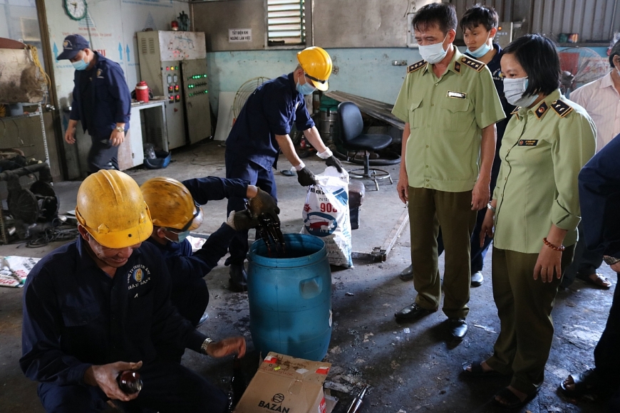 Bình Định: Tiêu hủy hàng hóa vi phạm trị giá hơn nửa tỷ đồng