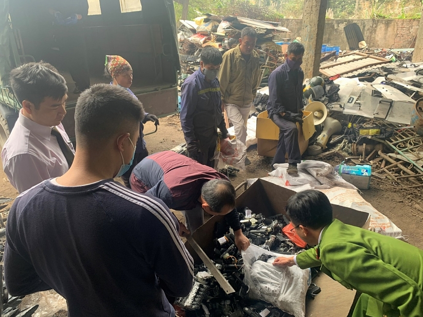 Quảng Ninh: Tiêu hủy hơn 3.700 vũ khí thô sơ, công cụ hỗ trợ