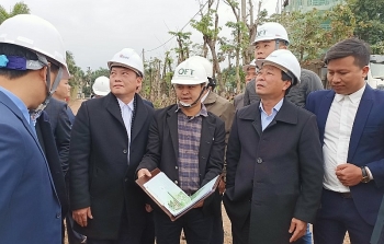 Chủ tịch tỉnh Phú Thọ kiểm tra việc xây dựng dự án tổ hợp khách sạn nghỉ dưỡng gây nứt nhà dân
