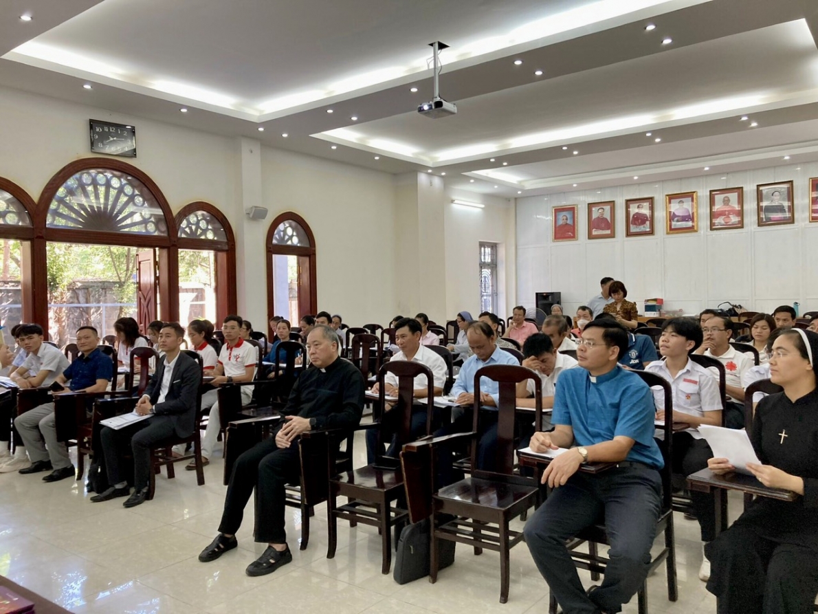 Tập huấn kiến thức, kỹ năng phòng chống ma túy cho người công giáo