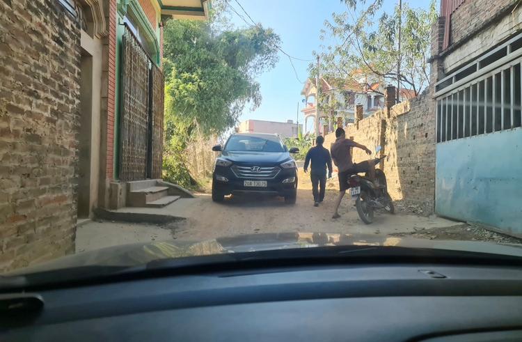 Huyện Phú Bình, tỉnh Thái Nguyên: Xe quá tải “lộng hành”, làm nứt nhà dân, còn hung hãn doạ nạt?