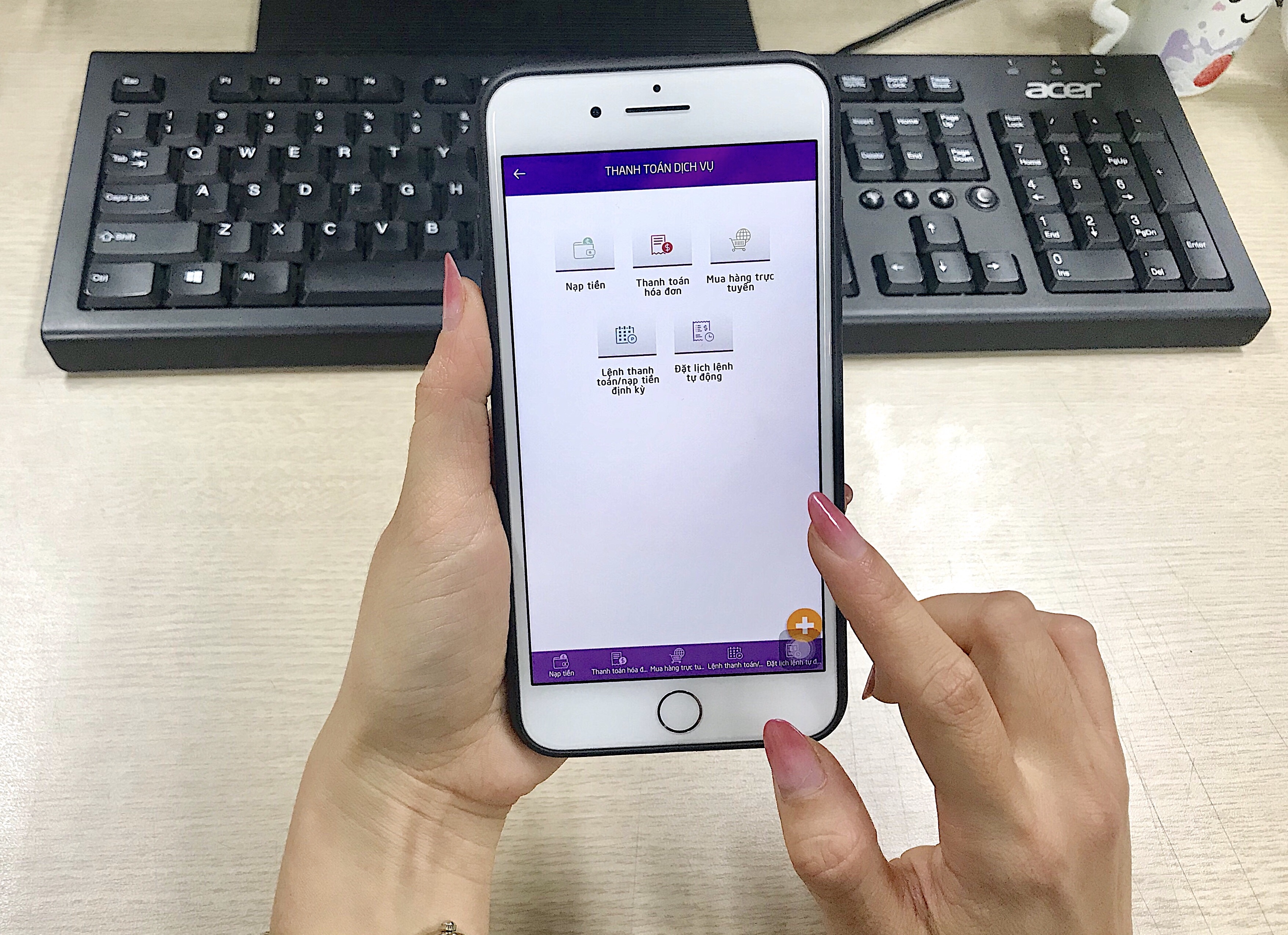 Thanh to&aacute;n kh&ocirc;ng d&ugrave;ng tiền mặt, TPBank mang đến nhiều &iacute;ch lợi gia tăng cho kh&aacute;ch h&agrave;ng