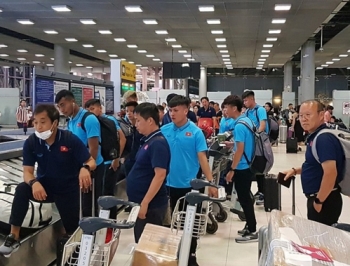Những hình ảnh đầu tiên của U23 Việt Nam sau khi đặt chân đến Thái Lan