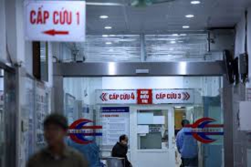 Mâu thuẫn, người đàn ông cầm dao chém 3 người trong gia đình