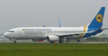 Máy bay Boeing 737 chở 180 người rơi tại Iran