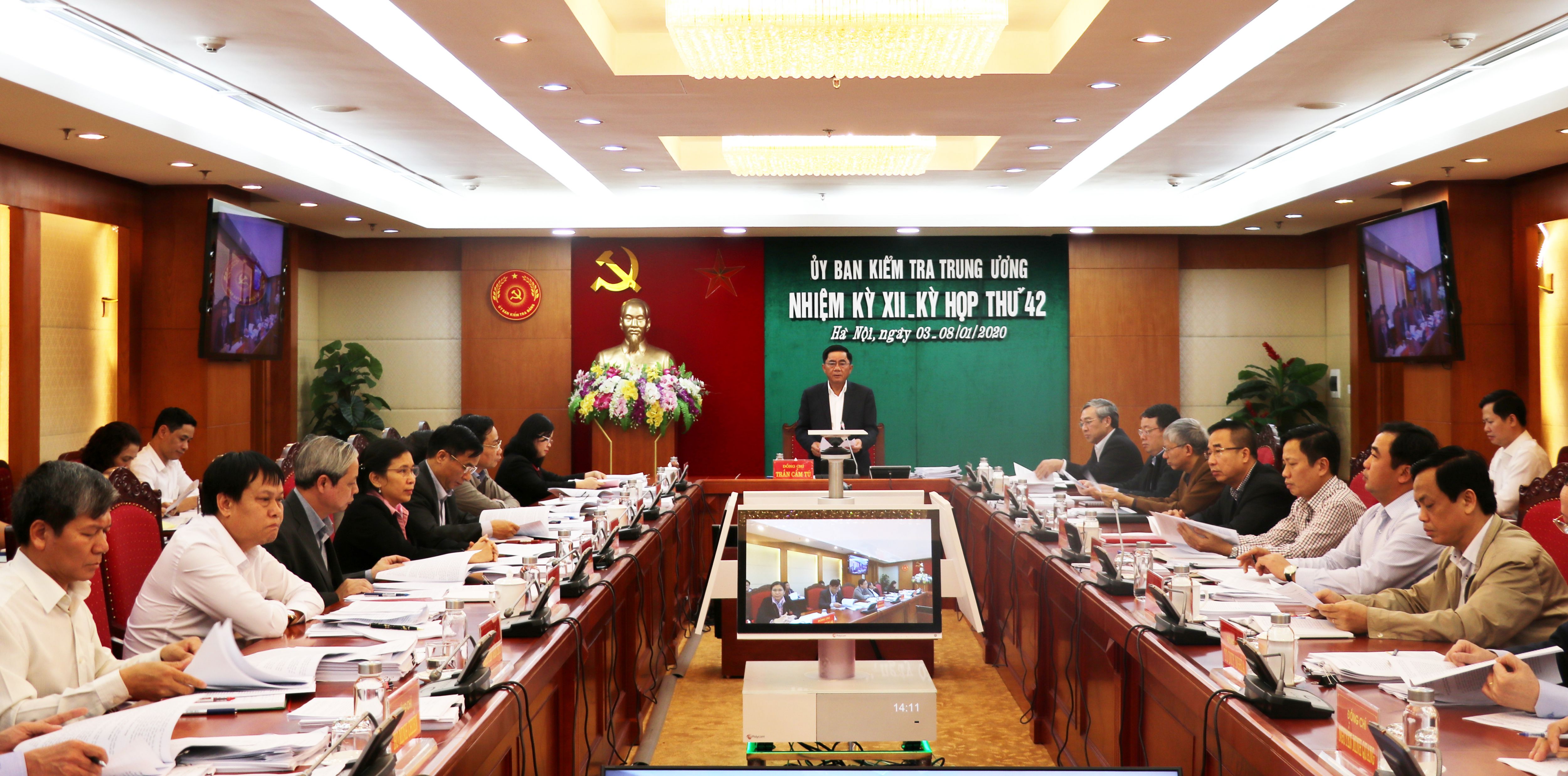 Đồng ch&iacute; Trần Cẩm T&uacute;, B&iacute; thư Trung ương Đảng, Chủ nhiệm Ủy ban Kiểm tra Trung ương chủ tr&igrave; Kỳ họp.