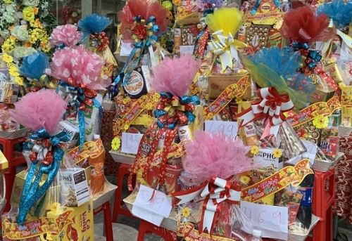 Nghiêm cấm tặng quà Tết cho cấp trên dưới mọi hình thức