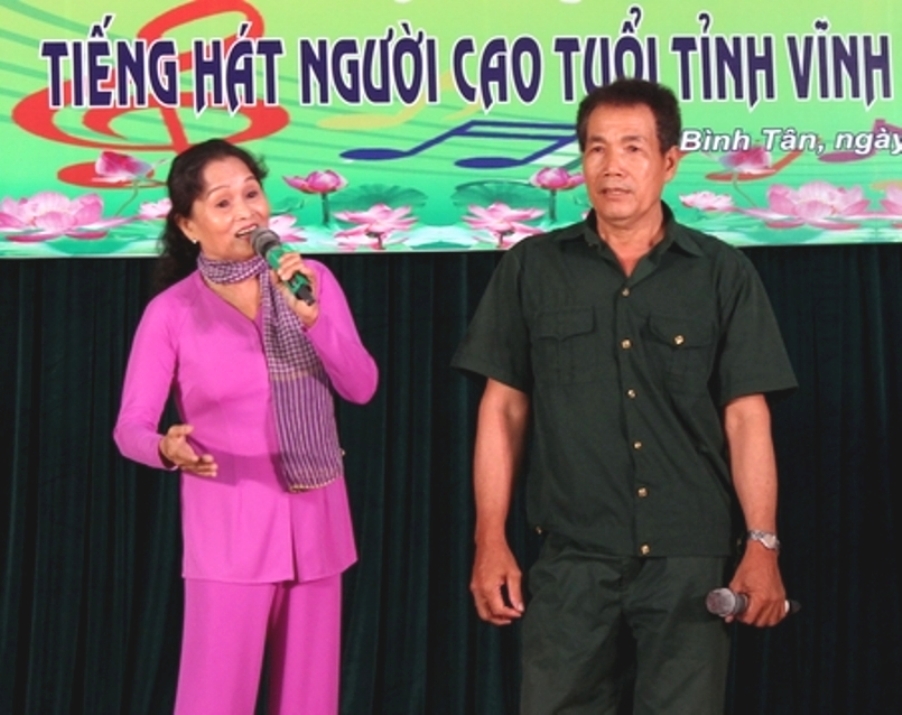 Tiết mục văn nghệ của NCT tỉnh Vĩnh Long. Ảnh IT
