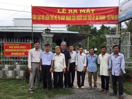 CLB Li&ecirc;n thế hệ tự gi&uacute;p nhau g&oacute;p phần chăm lo cho NCT