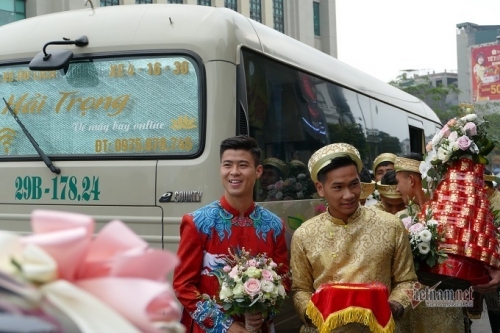 Đám hỏi lãng mạn của cầu thủ Duy Mạnh và con gái đại gia