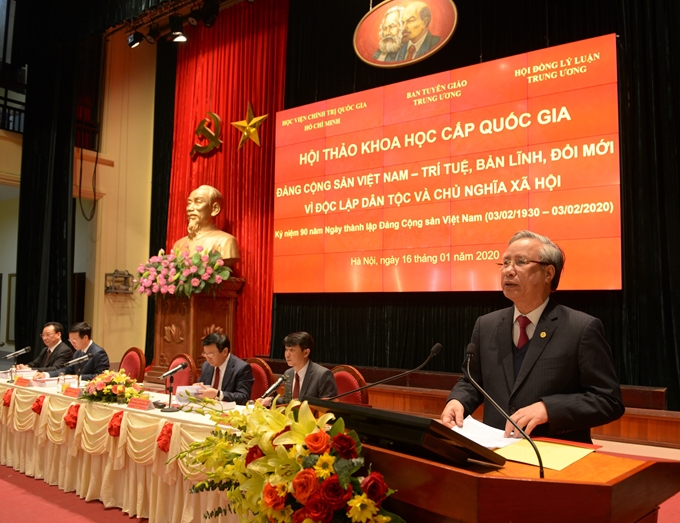 Thường trực Ban B&iacute; thư Trần Quốc Vượng ph&aacute;t biểu khai mạc Hội thảo