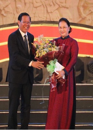 Chủ tịch Quốc hội dự Lễ kỷ niệm 60 năm Ngày Bến Tre đồng khởi