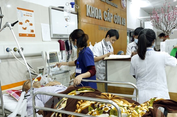 Bệnh nh&acirc;n cấp cứu tại Khoa Cấp cứu (A9) - Bệnh viện Bạch Mai (Bộ Y tế) trong dịp Tết Nguy&ecirc;n đ&aacute;n Canh T&yacute;. (Ảnh: Dương Ngọc/TTXVN)