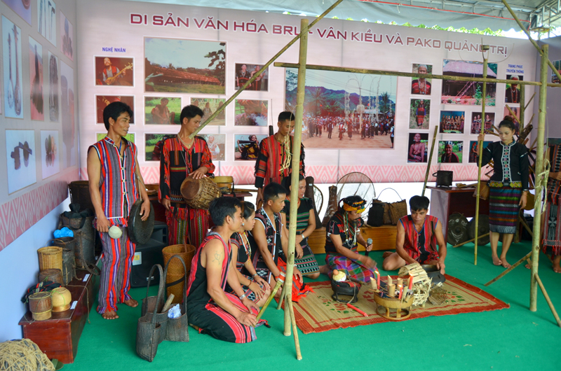 Người Pa K&ocirc; c&oacute; những tập tục truyền thống mang bản sắc văn h&oacute;a rất ri&ecirc;ng.