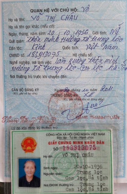 Sổ hộ khẩu v&agrave; CMND thể hiện, b&agrave; V&otilde; Thị Ch&aacute;u sinh ng&agrave;y 20/10/1936