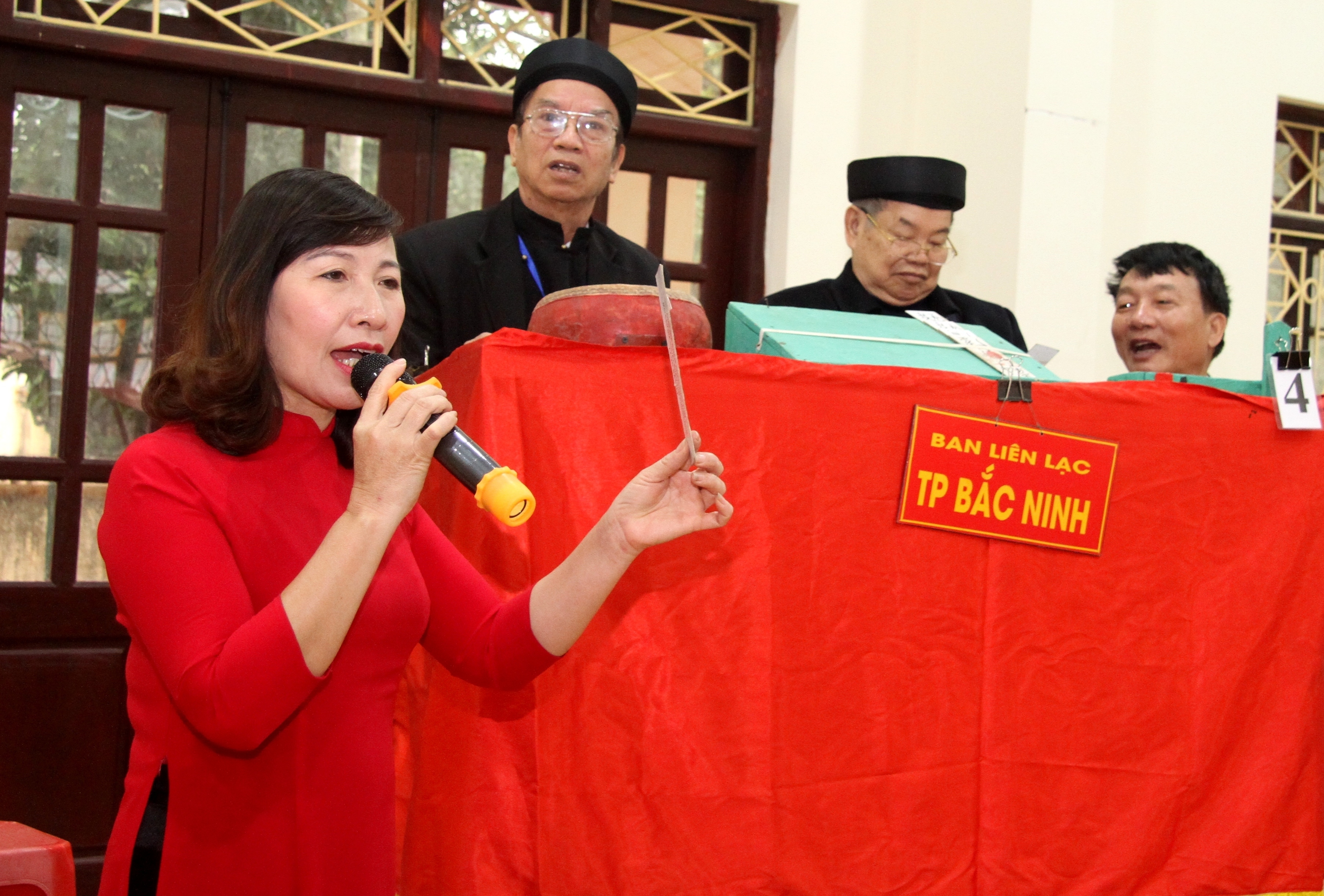 Xuân về vui điếm tổ tôm