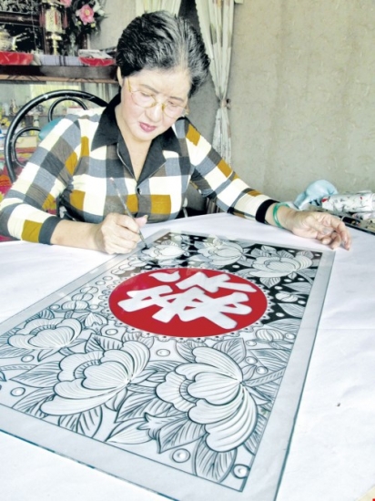 Nghề vẽ tranh kiếng ở Bà Vệ