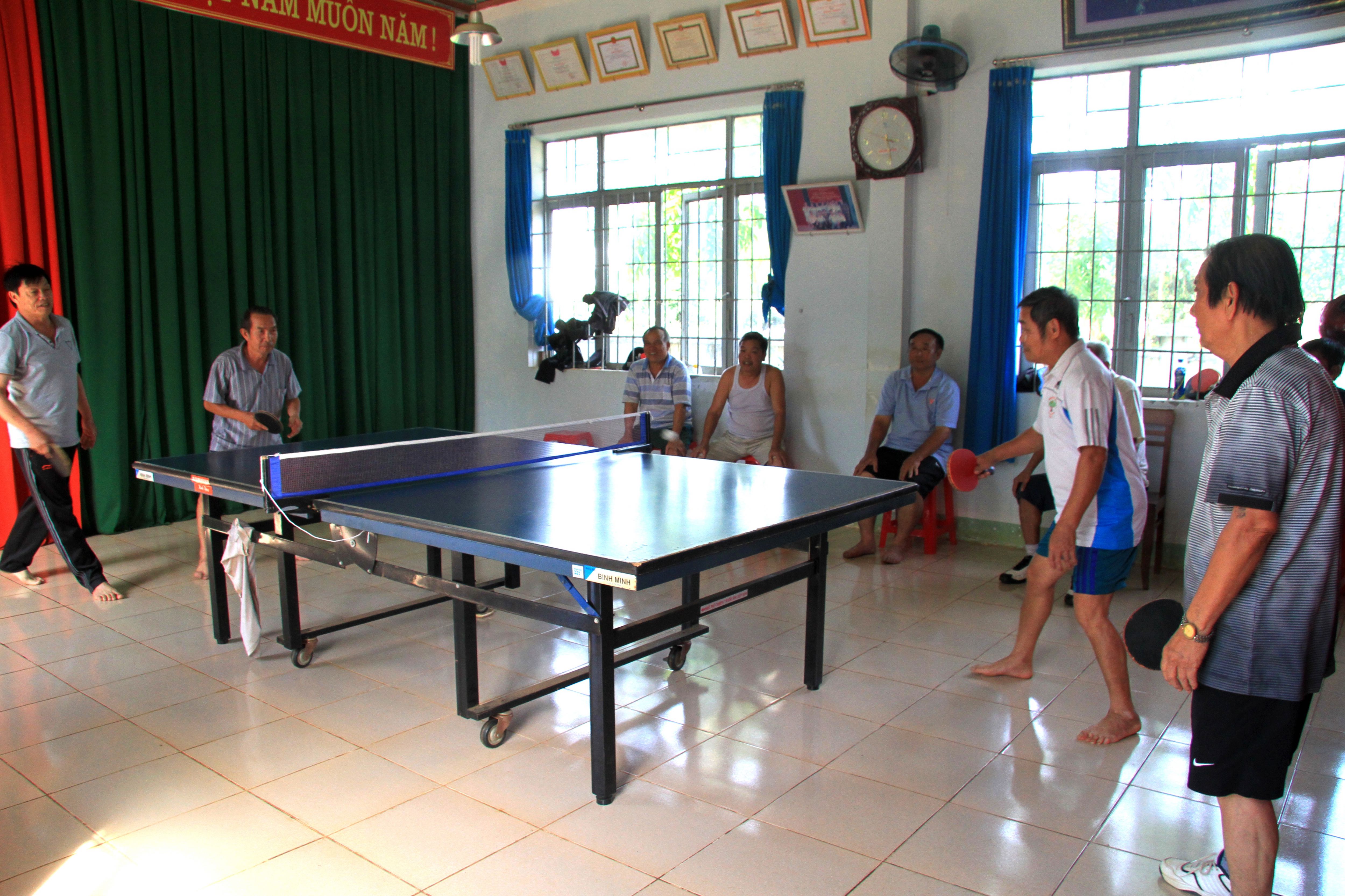 Buổi luyện tập của CLB b&oacute;ng b&agrave;n NCT huyện Đắk Mil