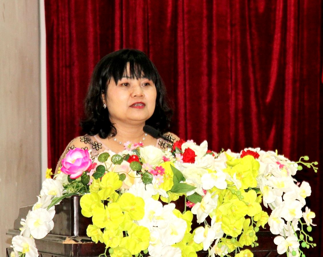 B&agrave; H'Ym Kđok, Ph&oacute; Chủ tịch UBND tỉnh Đắk Lắk ph&aacute;t biểu tại Hội nghị biểu dương NCT l&agrave;m kinh tế giỏi