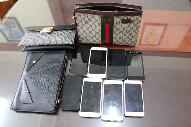 Số tang vật c&ocirc;ng an thu giữ. Ảnh: C&ocirc;ng an cung cấp.