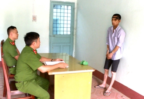 Vác AK bắn người tình vì bị… chia tay