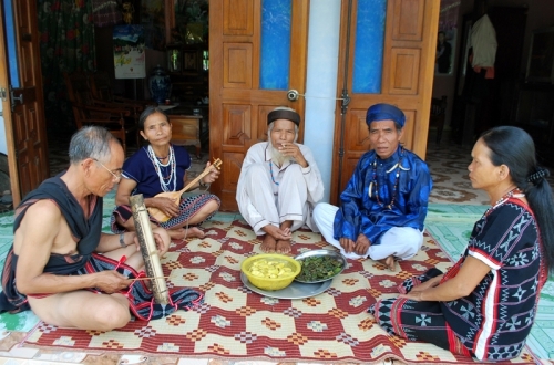 Vẳng nghe tiếng đàn Bró trên dãy Trường Sơn