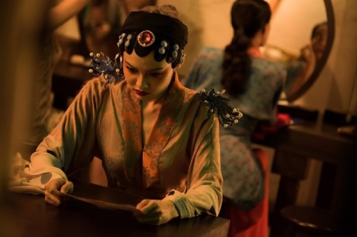 Orange cùng Châu Đăng Khoa, Khói tung ca khúc “Chân ái“