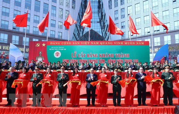 Lễ cắt băng kh&aacute;nh th&agrave;nh cụm c&ocirc;ng tr&igrave;nh trung t&acirc;m Bệnh viện TWQĐ 108