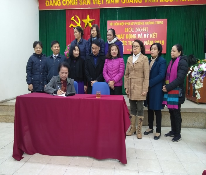 B&agrave; Na k&iacute; kết giao ước thi đua 2019