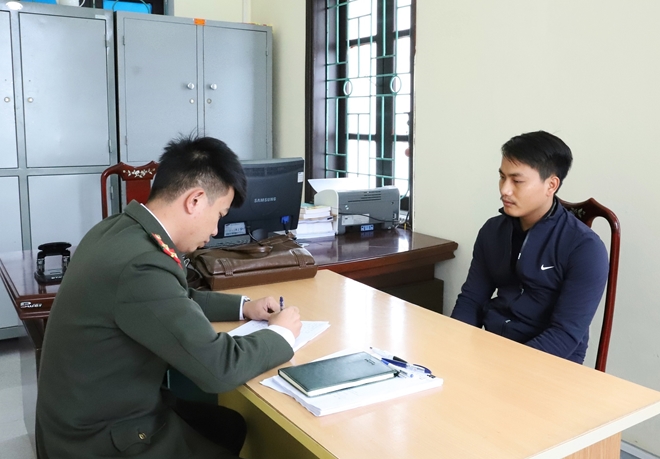 Đối tượng Nguyễn Xu&acirc;n Triều tại CQĐT.