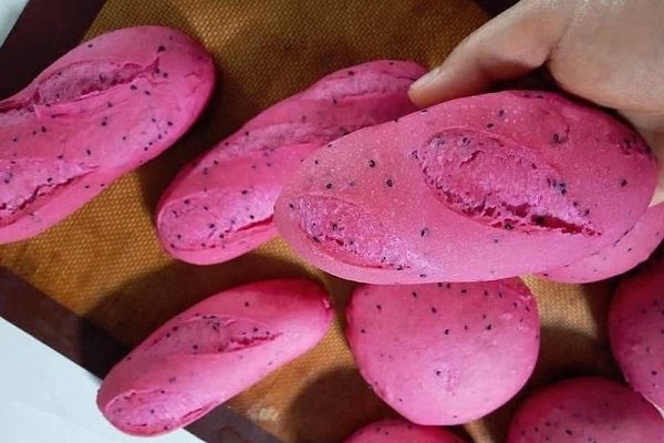 B&aacute;nh mỳ thanh long được người ti&ecirc;u d&ugrave;ng đ&aacute;nh gi&aacute; cao về chất lượng.