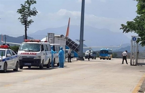 Đà Nẵng đưa một số du khách Hàn Quốc trở về nước vào tối 25/2