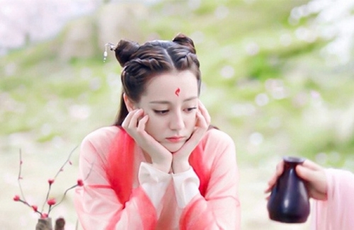 Nhan sắc 'vạn người mê' của Địch Lệ Nhiệt Ba trong  'Tam sinh tam thế Chẩm thượng thư'