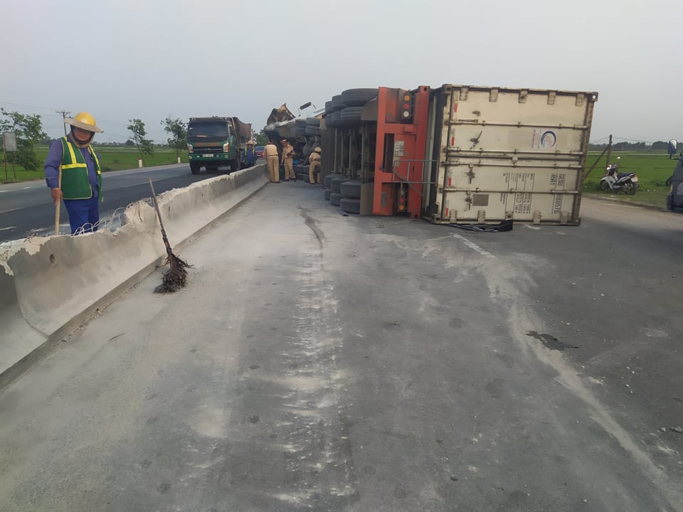 Hà Tĩnh: Tai nạn kinh hoàng trên tuyến Quốc lộ 1A 