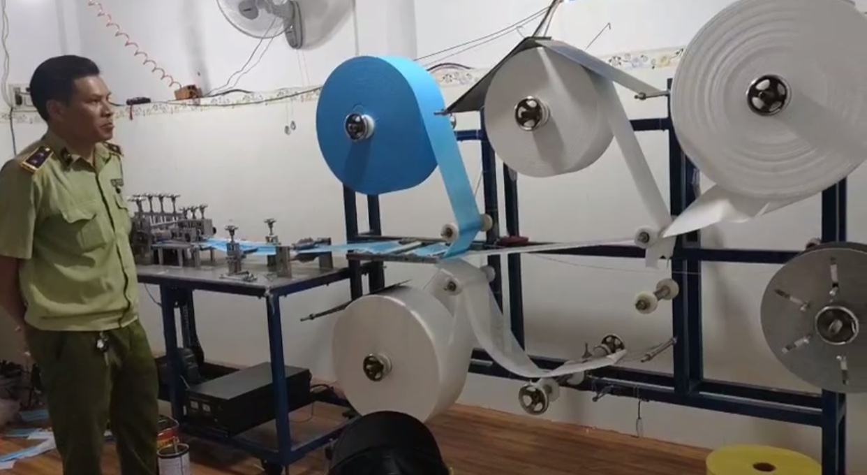 Phát hiện xưởng sản xuất và kinh doanh gần 40.000 chiếc khẩu trang không có giấy phép tại tỉnh Bình Phước