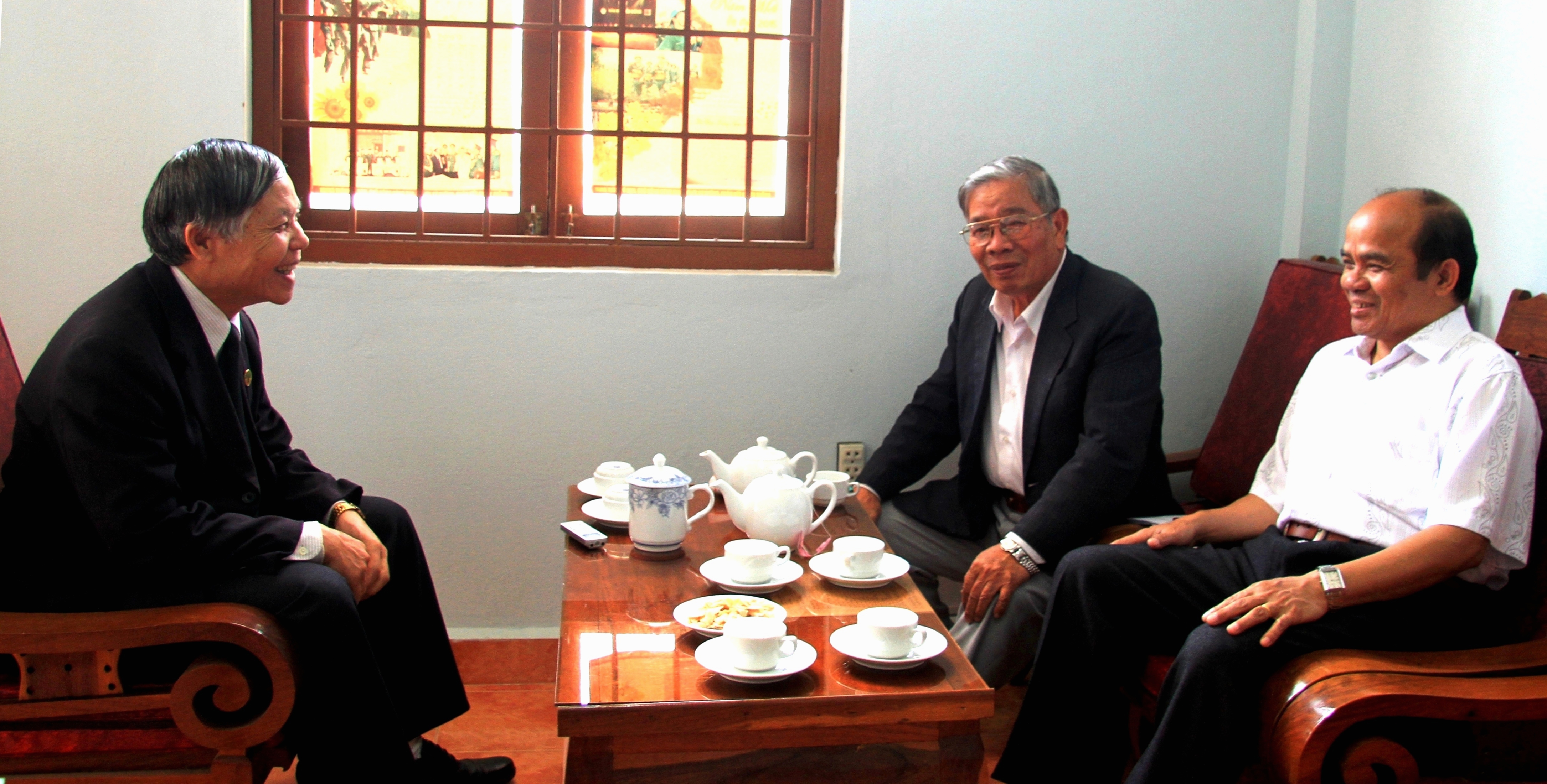 L&atilde;nh đạo Hội NCT tỉnh L&acirc;m Đồng trao đổi c&ocirc;ng việc với c&aacute;n bộ cơ sở