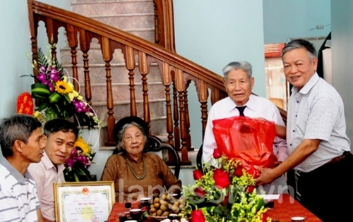 Hướng tới Hội nghị Biểu dương cán bộ Hội tiêu biểu toàn quốc và Kỉ niệm 25 năm Ngày thành lập Hội NCT Việt Nam (10/5/1995 - 10/5/2020): Đi lên từ Chi