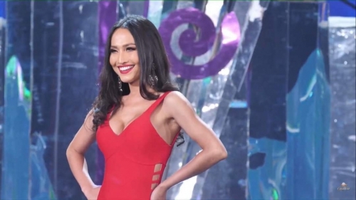 Hoài Sa 'rực lửa' trong đêm bán kết Hoa hậu Chuyển giới