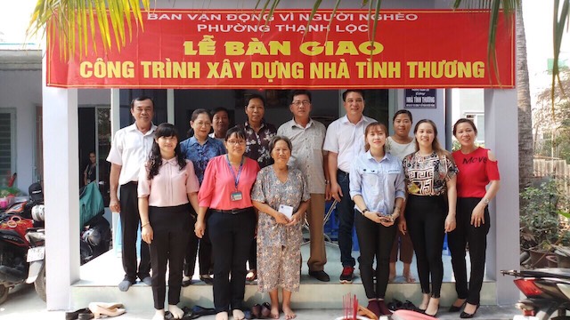 Lễ b&agrave;n giao nh&agrave; t&igrave;nh thương cho b&agrave; Huỳnh Thị Xem, phường Thạnh Lộc, quận 12, TP Hồ Ch&iacute; Minh