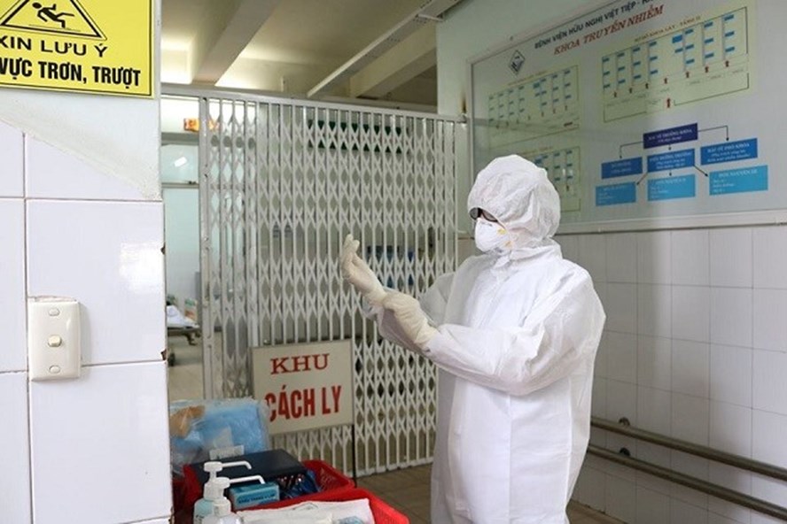 Bố của nữ bệnh nhân thứ 17 được cách ly ngay trong đêm tại Bệnh viện Hữu nghị Việt Tiệp