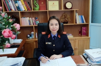 Nữ Viện trưởng “giỏi việc nước đảm việc nhà”